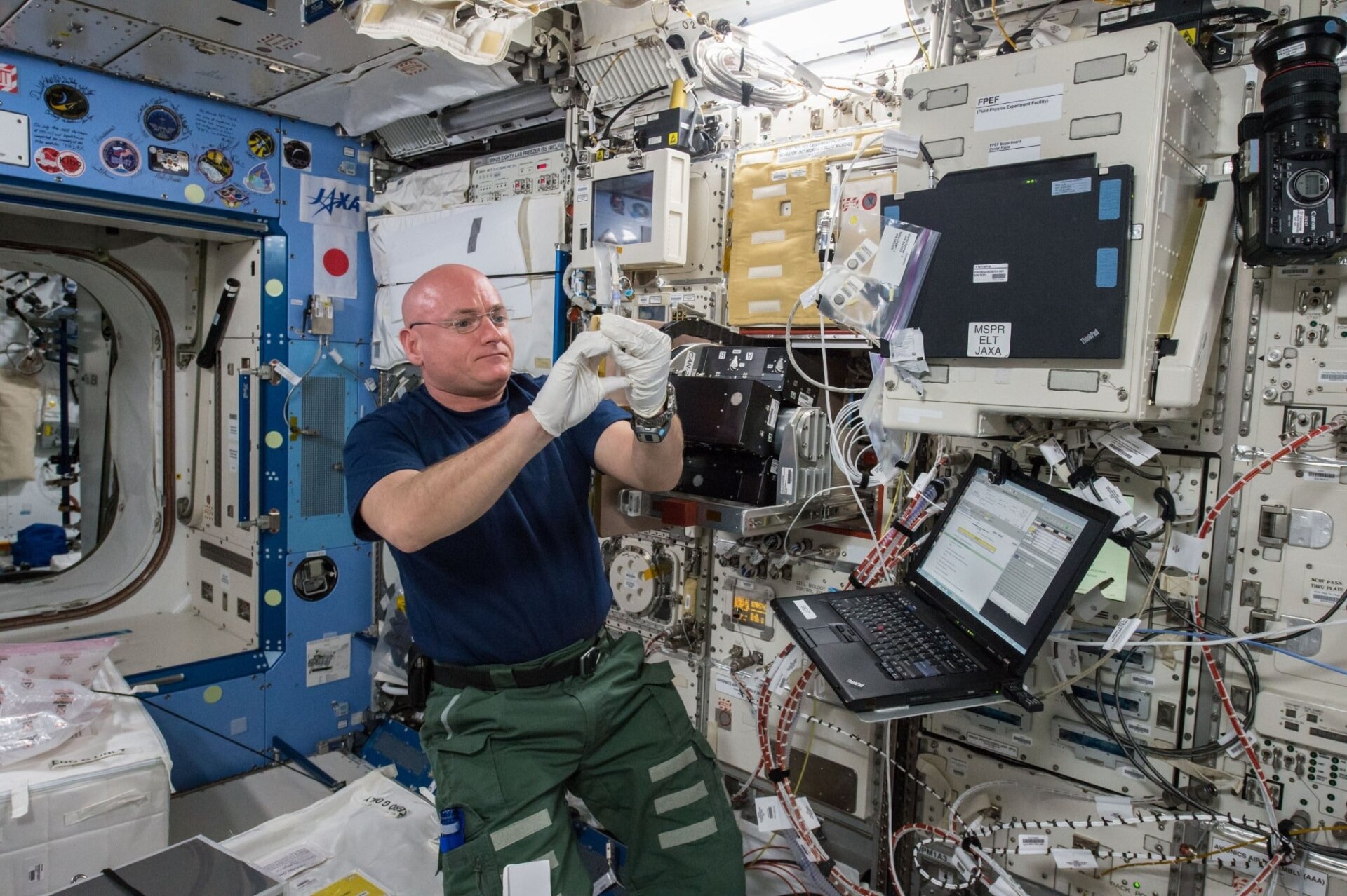 El astronauta de la NASA Scott Kelly en la ISS.