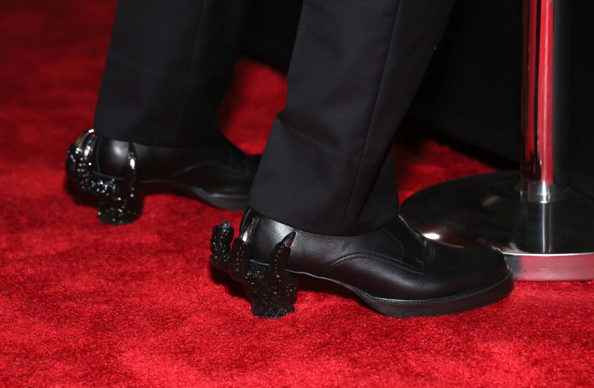 El calzado de yamazaki en el Godzilla menos uno estreno en Los ángeles.