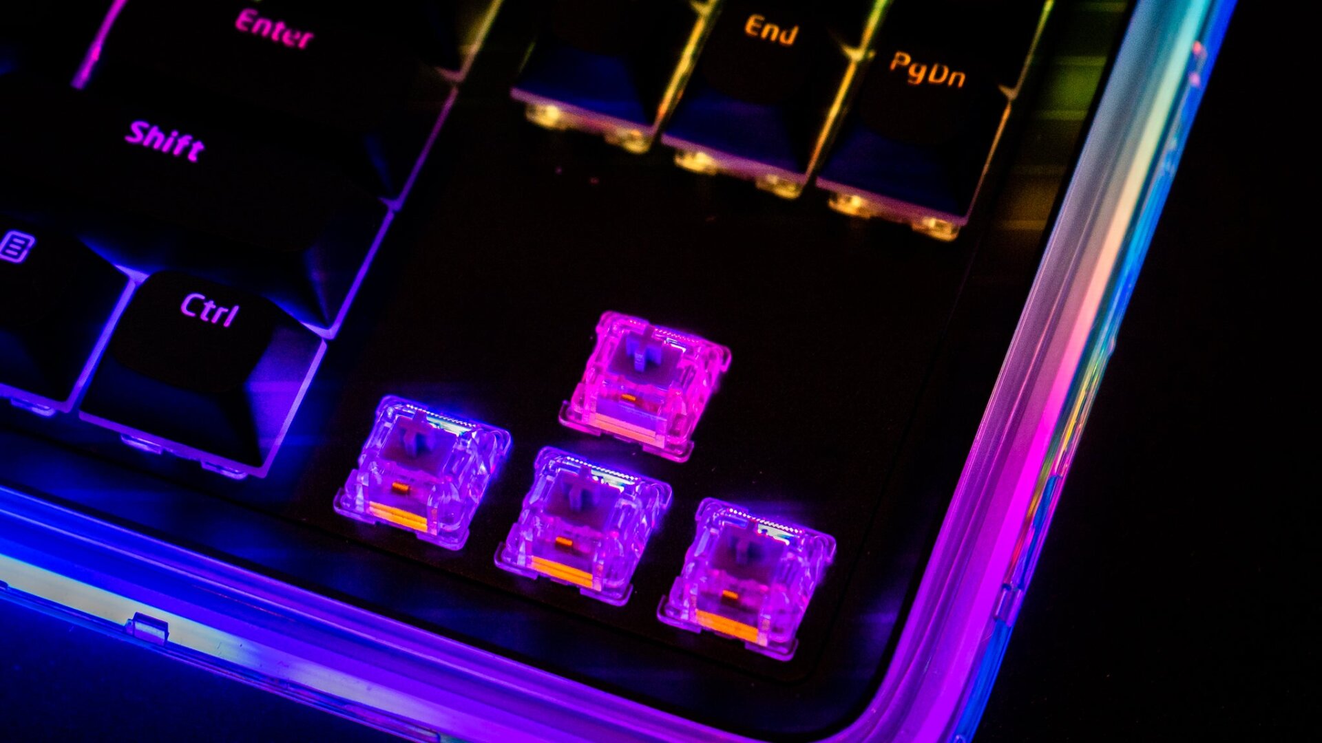 Los interruptores Fluffy Lavender son lineales y se mezclan cuando los LED coinciden. 