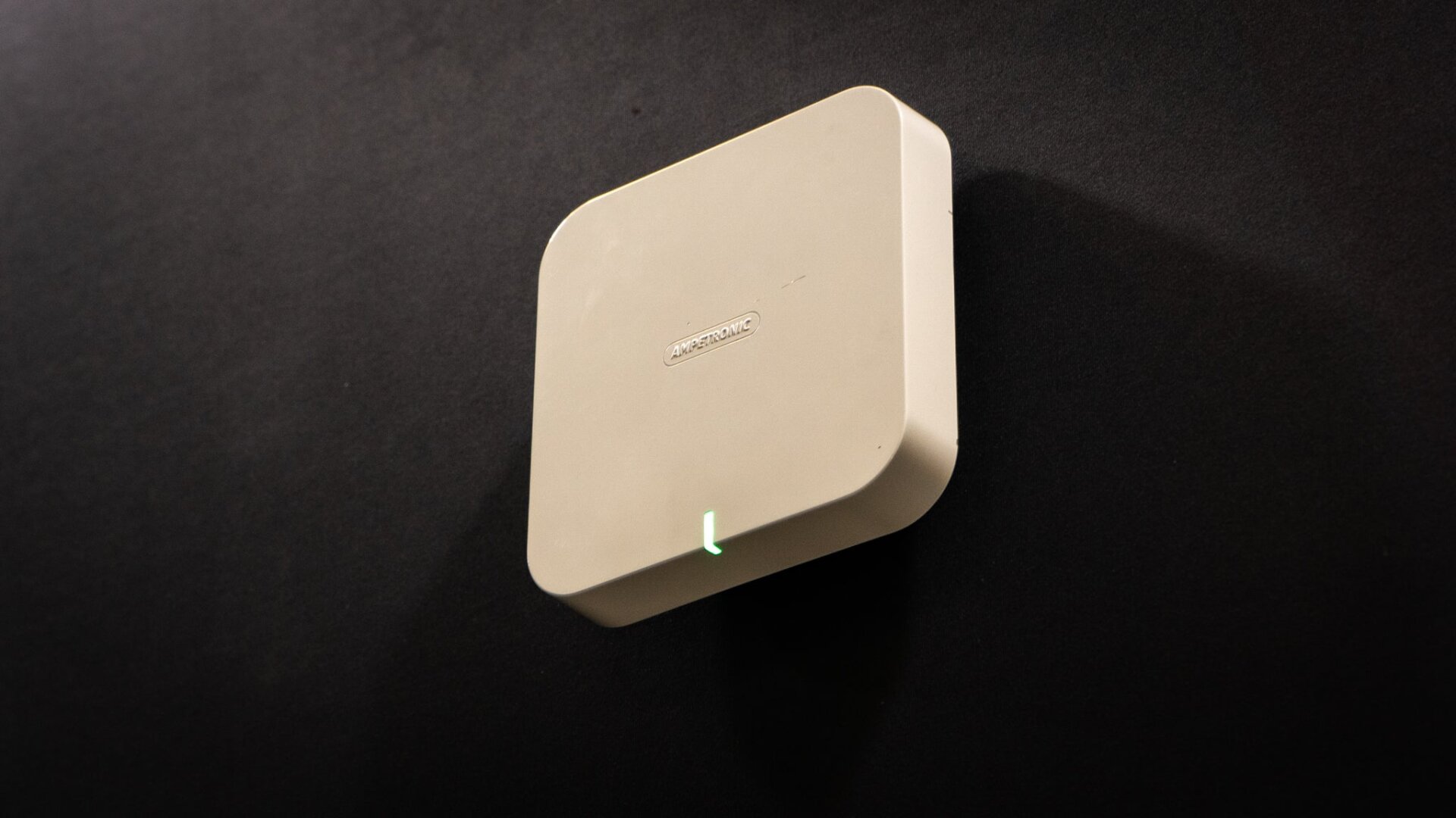 Un ejemplo de un transmisor Auracast.