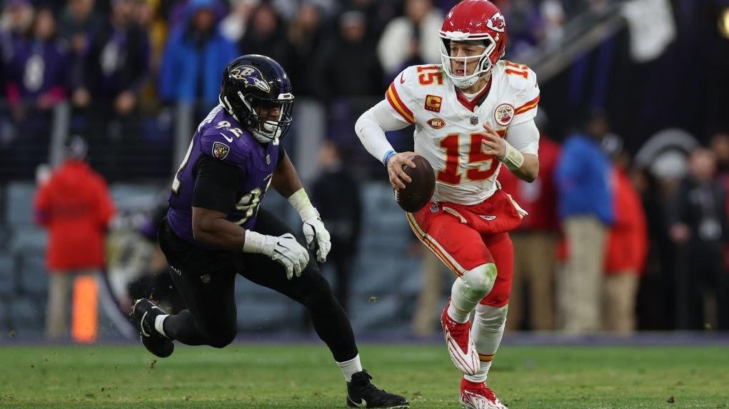 El mariscal de campo de los Chiefs, Patrick Mahomes, contra los Ravens el mes pasado.