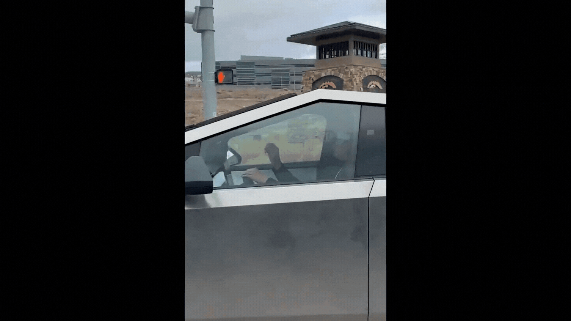 Gif: Jody Serrano / @ayeejuju / X