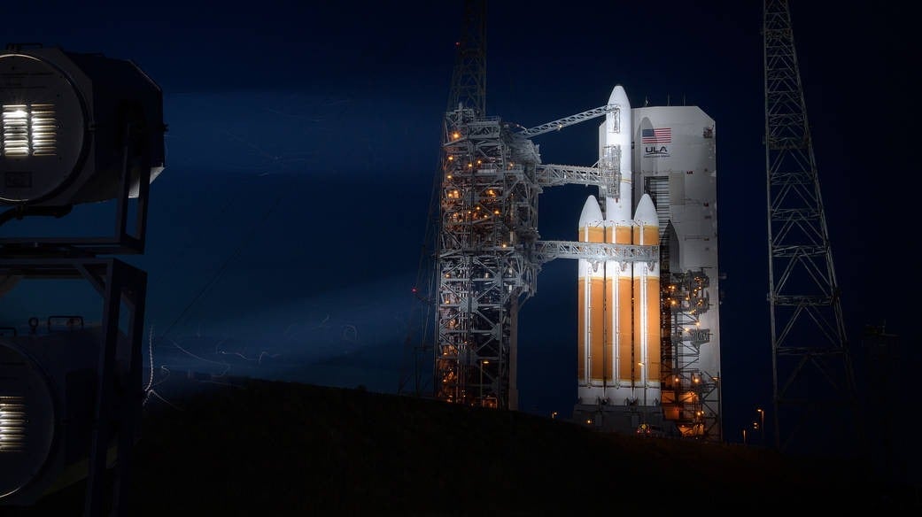 Delta IV Heavy de ULA en 2018 antes del lanzamiento de la sonda solar Parker de la NASA.