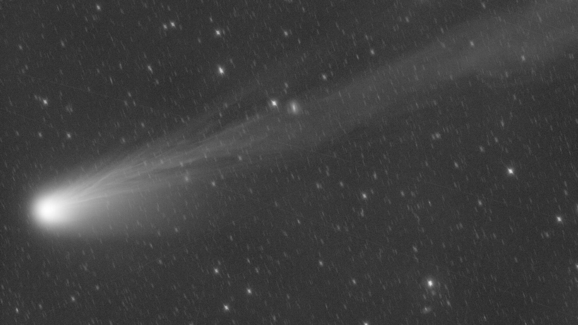 El cometa 12P/Pons-Brooks tal como apareció desde Italia el 14 de marzo.