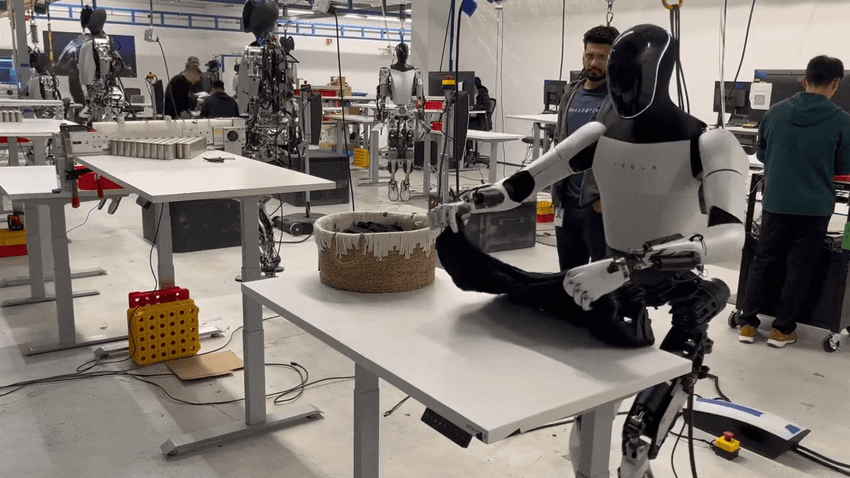 Gif: Tesla / Gizmodo