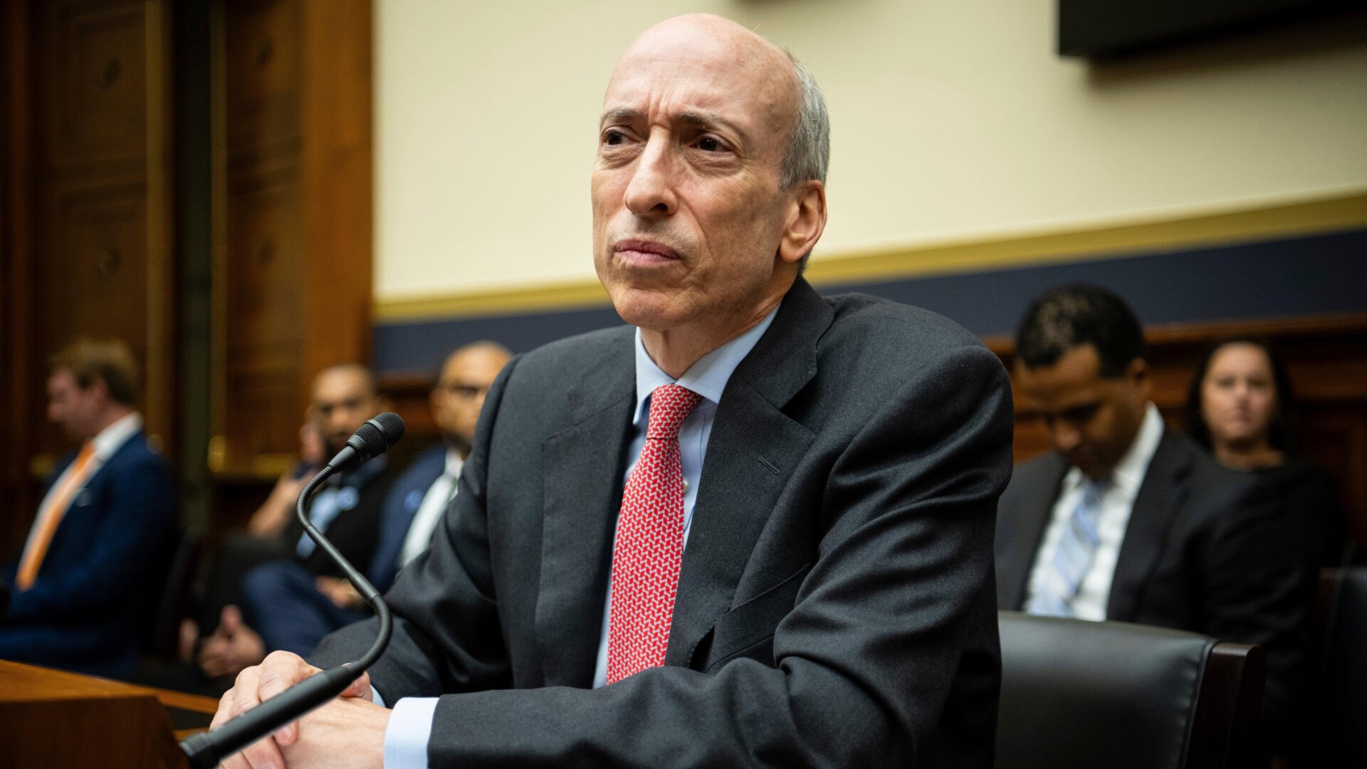 El presidente de la SEC, Gary Gensler, testifica durante una audiencia de supervisión del Comité de Servicios Financieros de la Cámara de Representantes, en el Capitolio de los Estados Unidos, en Washington, DC, en septiembre 27, 2023.