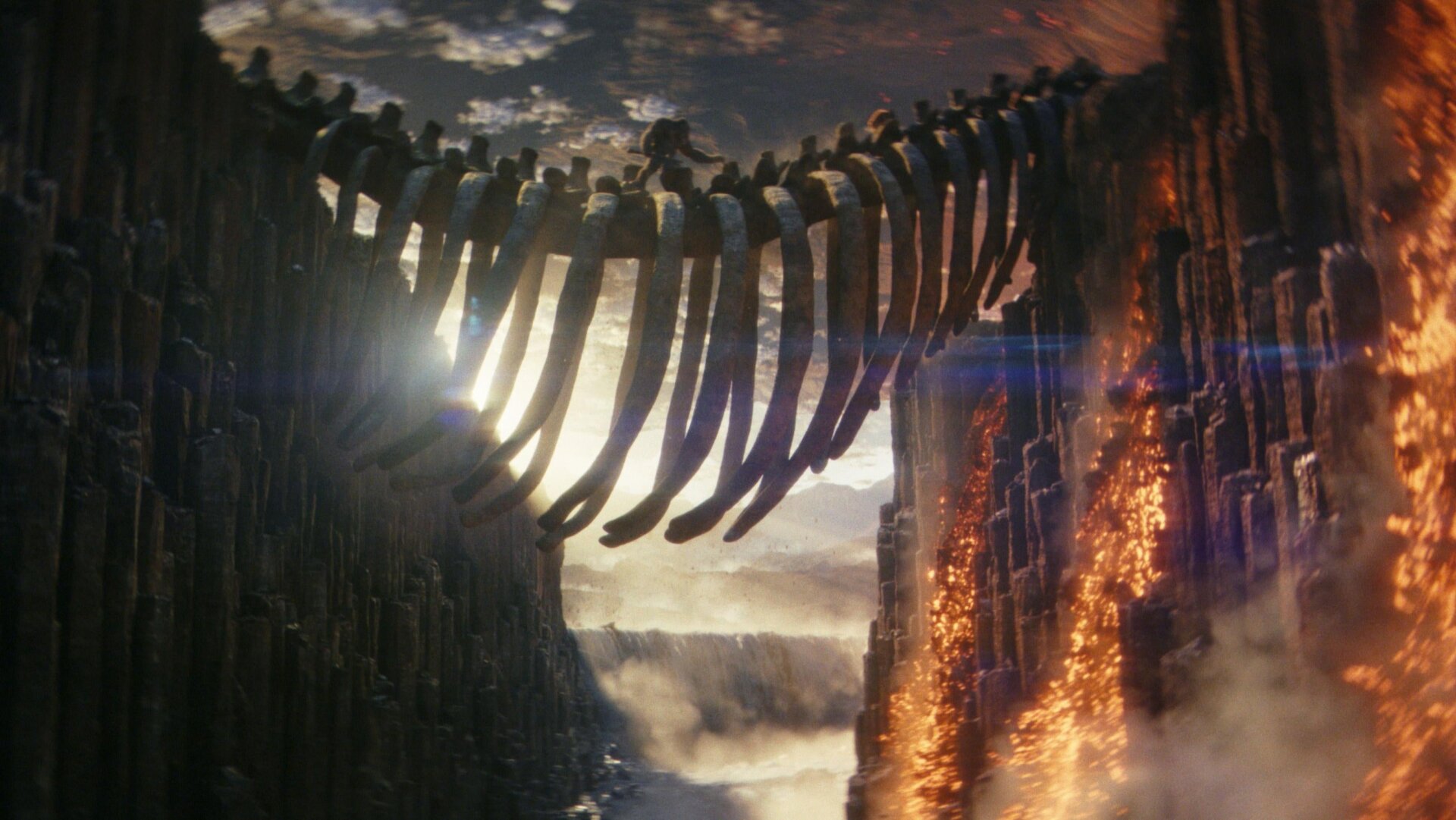 Kong se aventura a través de la Tierra Hueca.