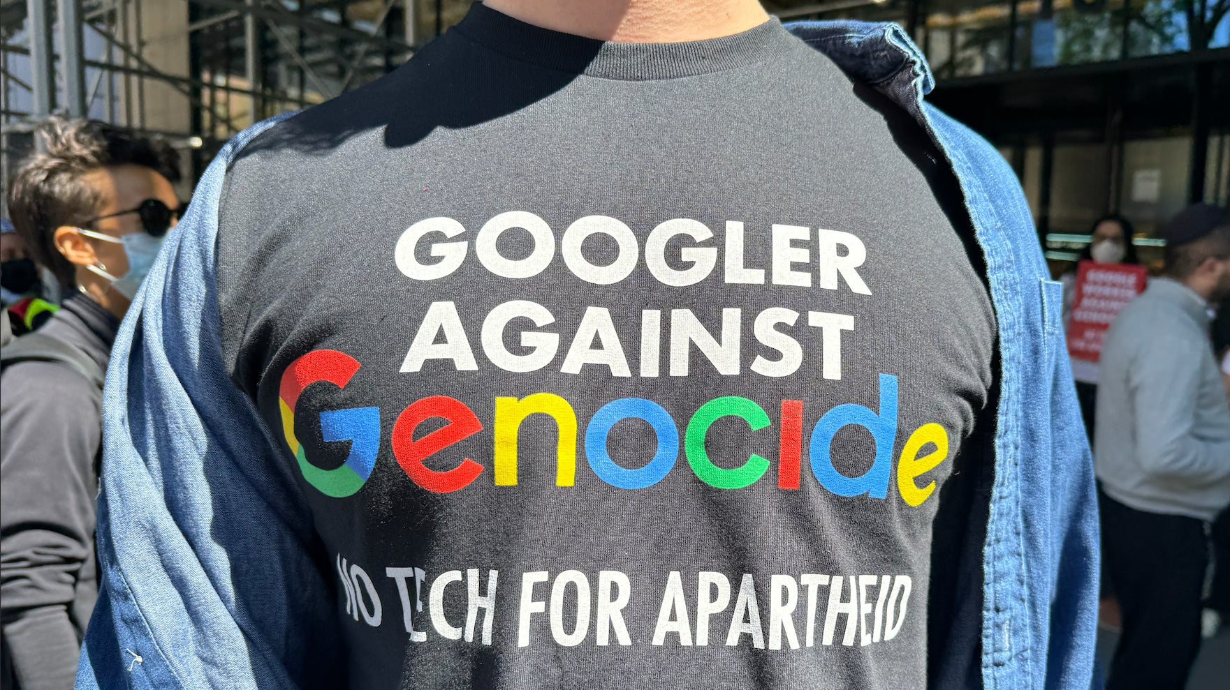 Camisetas usadas por los empleados de Google que participaron en la sentada de protesta del martes.