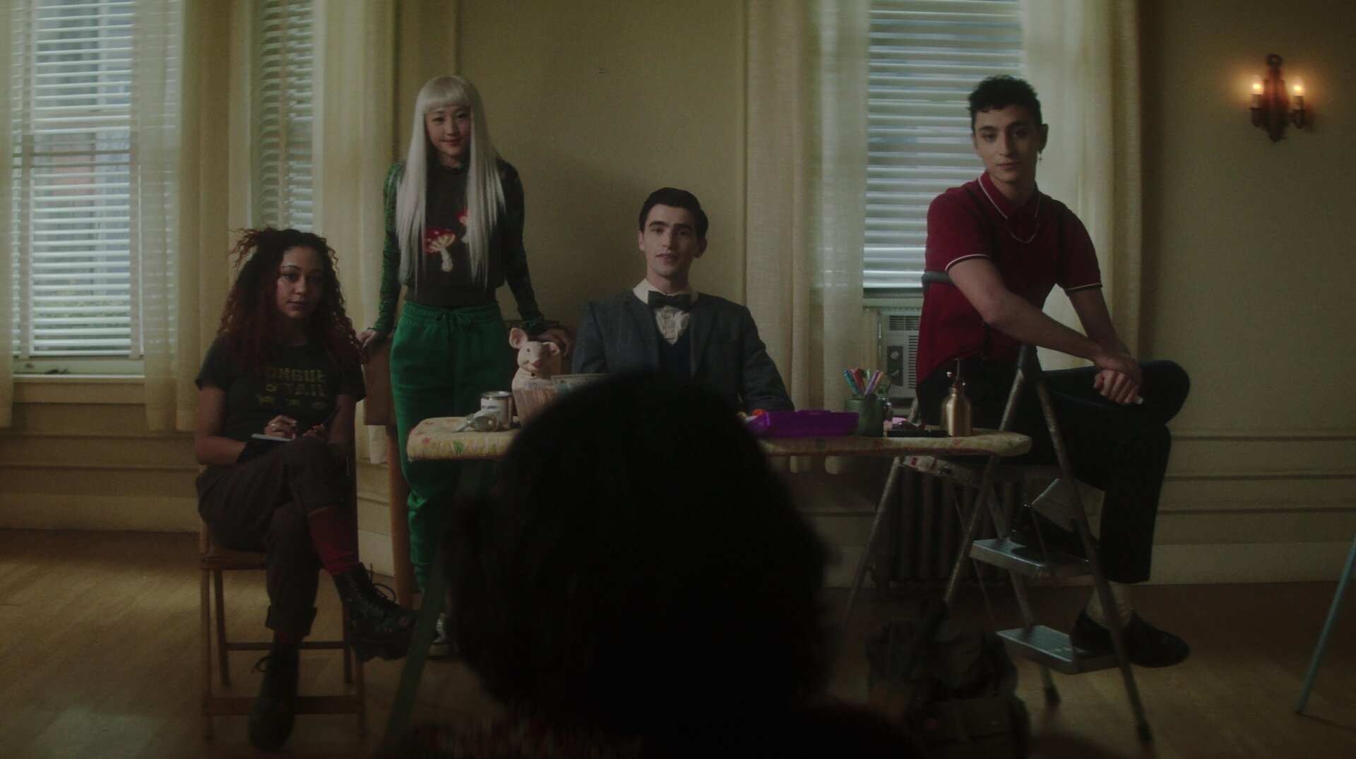 Kassius Nelson, Yuyu Kitamura, George Rexstrew y Jayden Revri en Detectives de niño muerto.