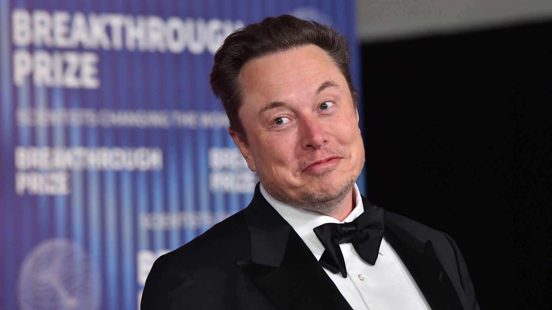 Elon Musk llega a la décima ceremonia del Premio Breakthrough el sábado 13 de abril de 2024 en el Museo de la Academia de Imágenes en Movimiento en Los Ángeles Ángeles.