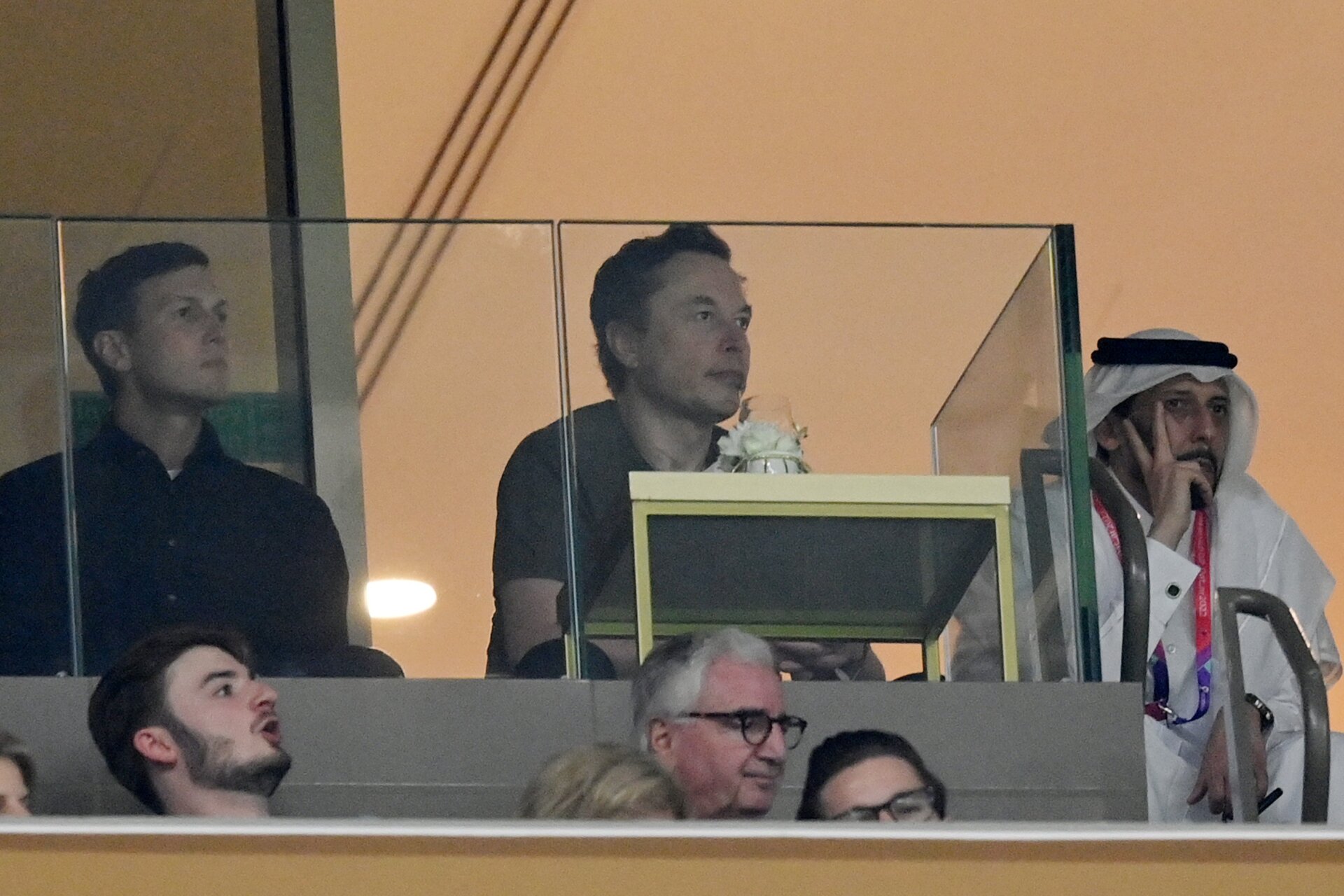  Jared Kushner y Elon Musk observan durante la final de la Copa Mundial de la FIFA Qatar 2022 entre Argentina y Francia en el Estadio Lusail de  18 de diciembre de 2022, en la ciudad de Lusail, Qatar. 