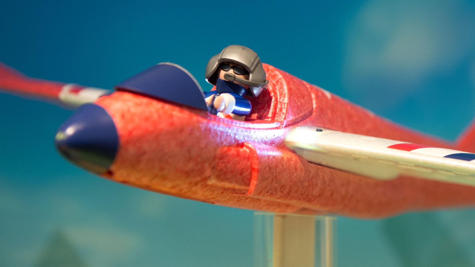 un avión de juguete