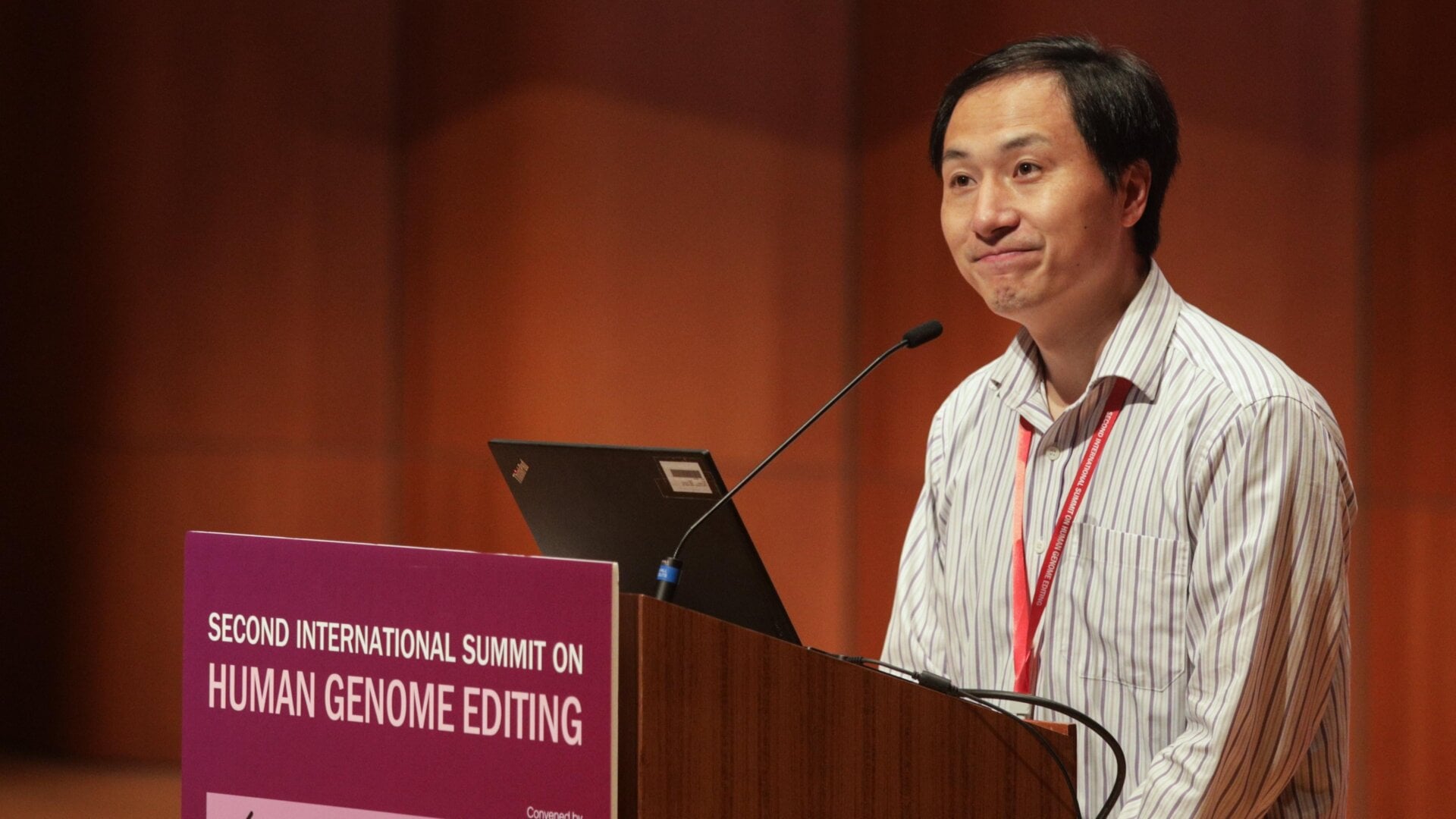 He Jiankui habló durante la Segunda Cumbre Internacional sobre Edición del Genoma Humano en la Universidad de Hong Kong en 2018.