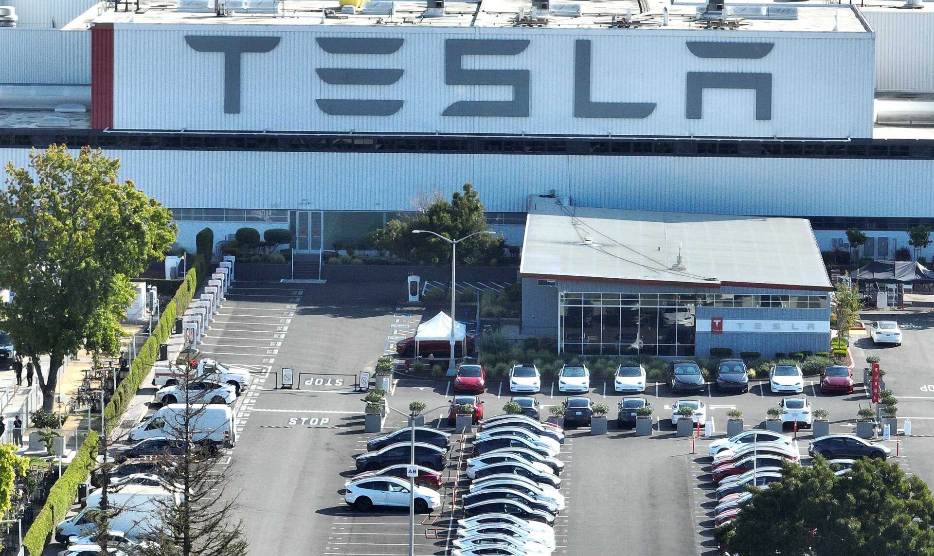 La gigantesca gigafábrica de Tesla en Fremont, California. 