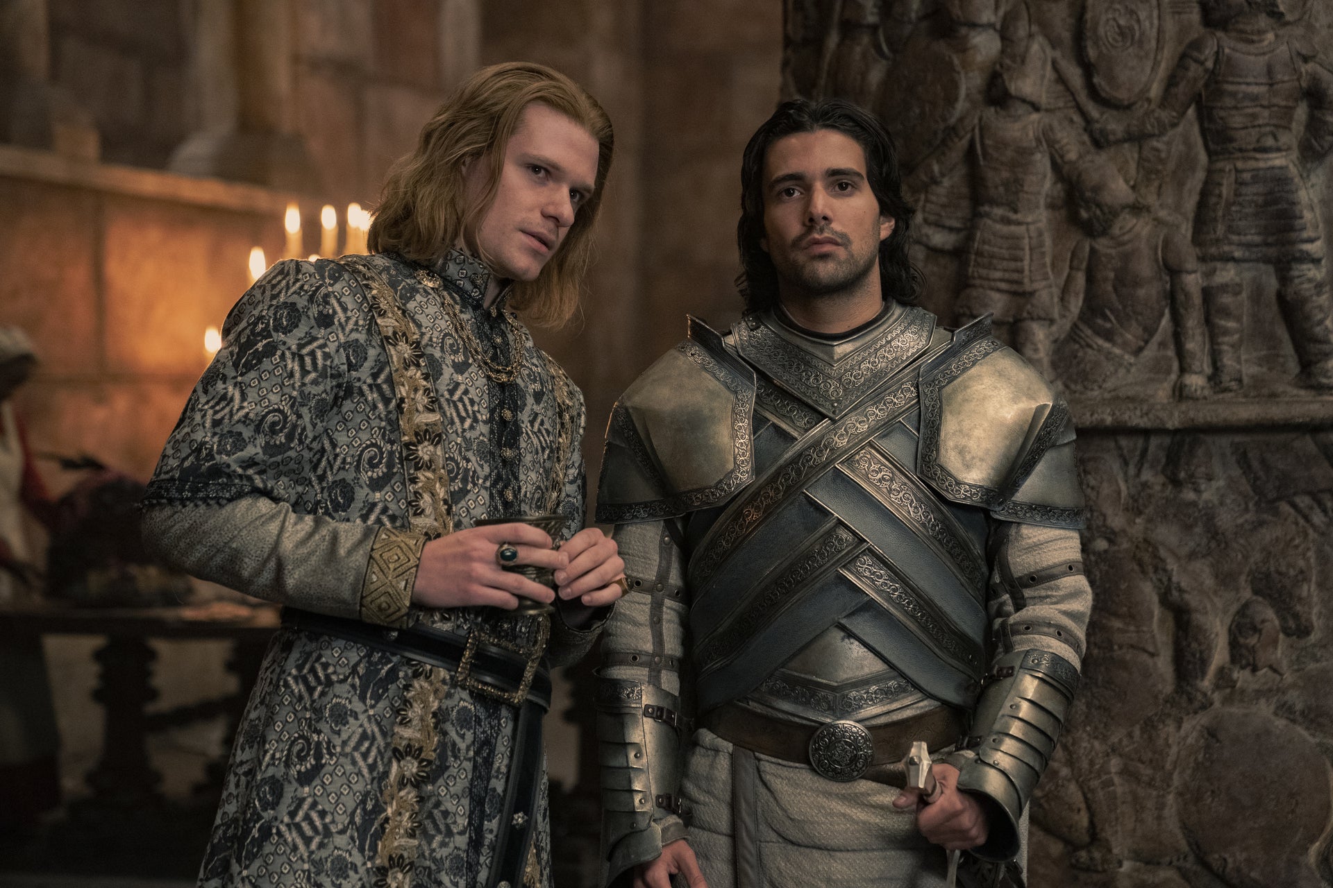 Ser Joffrey (Solly McLeod) y Ser Criston.