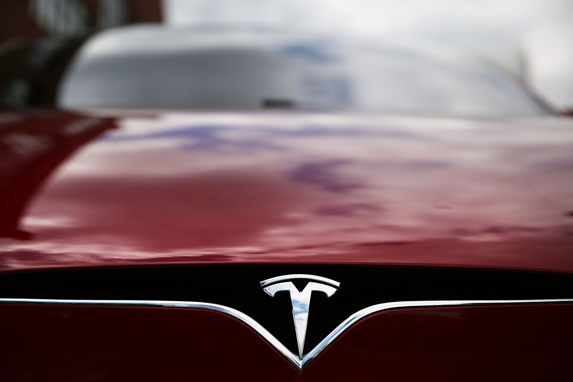 Tesla lanzó por primera vez su tecnología de asistencia al conductor de piloto automático en 2014.