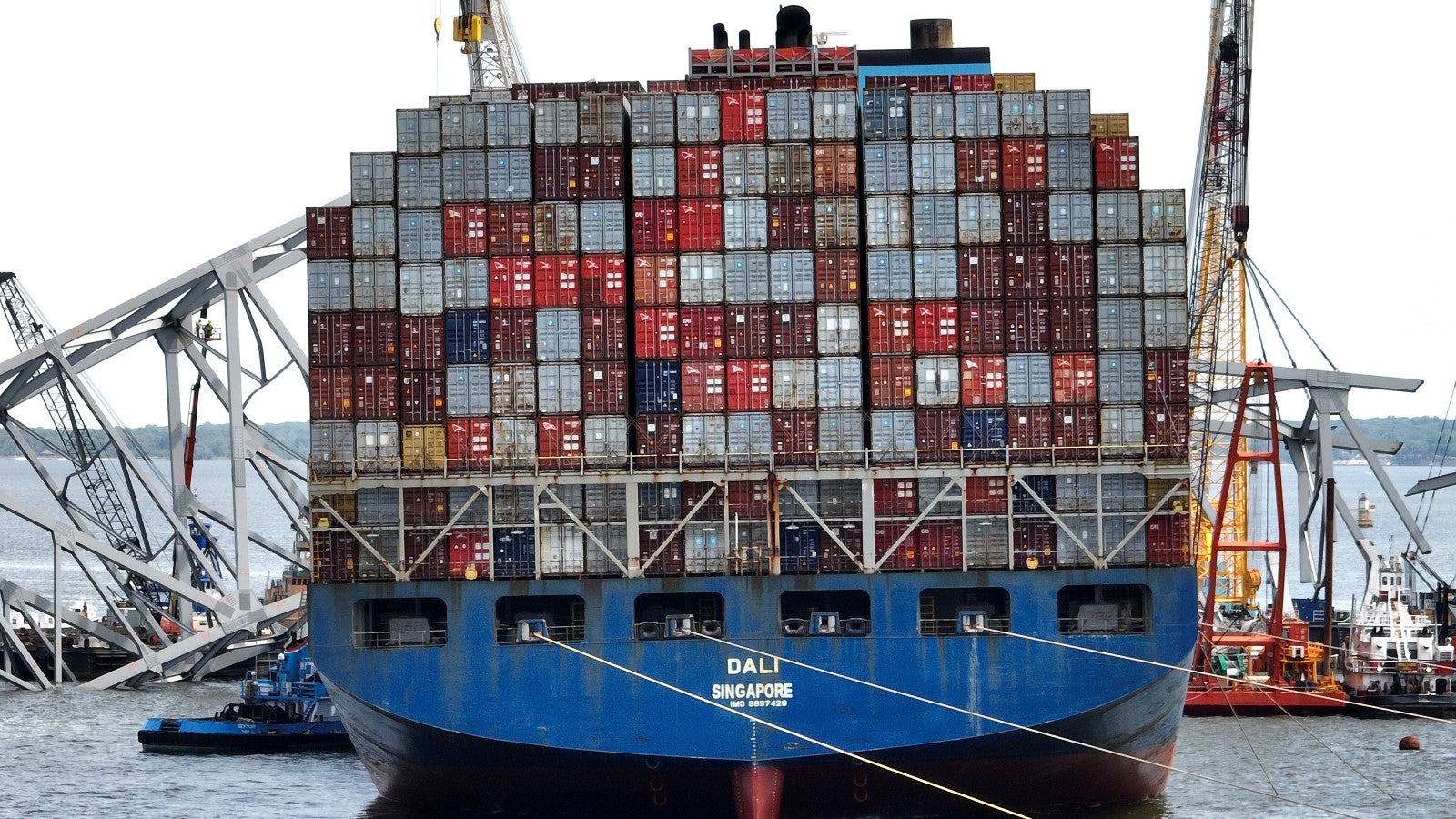 El Dalí ha estado atrapado en Baltimore durante más de seis semanas. 