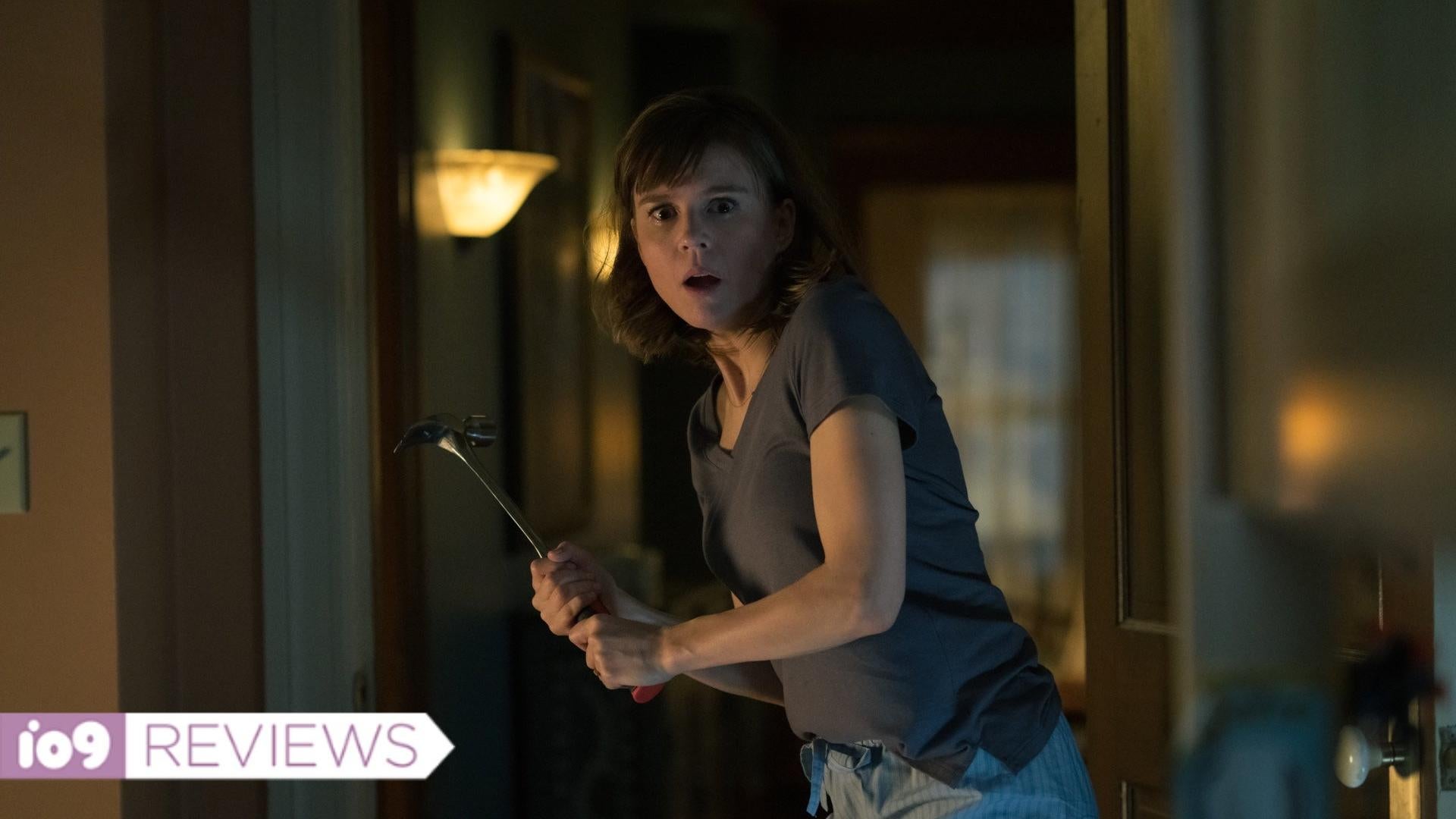 Kristen (Katja Herbers) derriba a un enemigo Demonio.