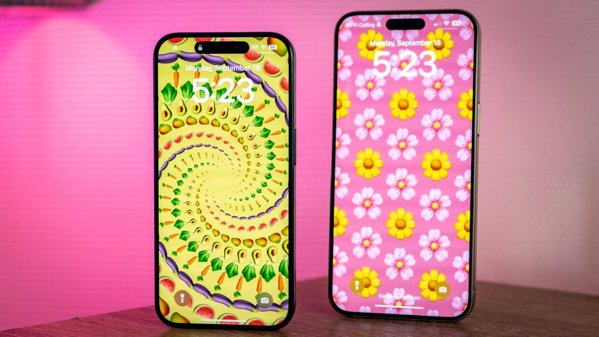 El iPhone 15 Pro (izquierda) y el iPhone 15 Pro Max (derecha).