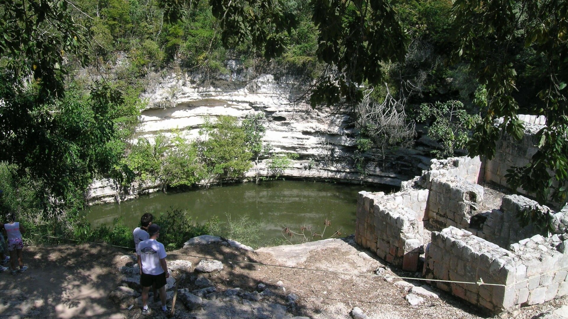 Cenote Sagrado de Chichén Itzá.