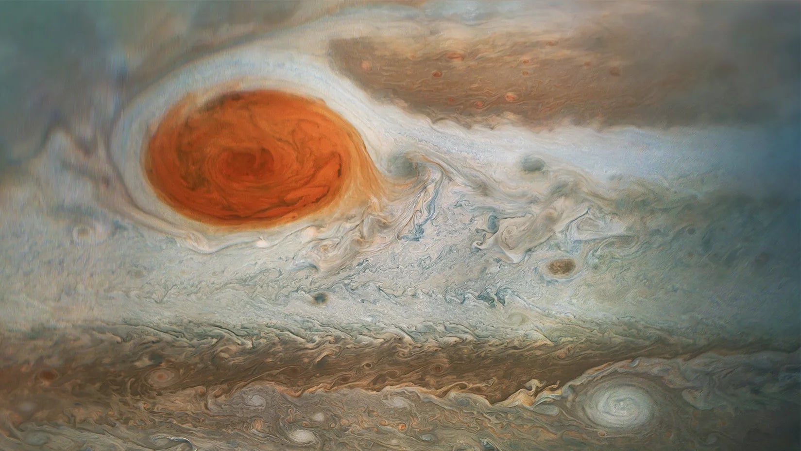 La Gran Mancha Roja capturada por la misión Juno.