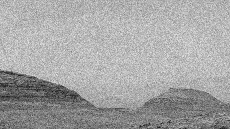 Las imágenes alucinantes son causadas por partículas energéticas que golpean el detector de imágenes de la cámara.