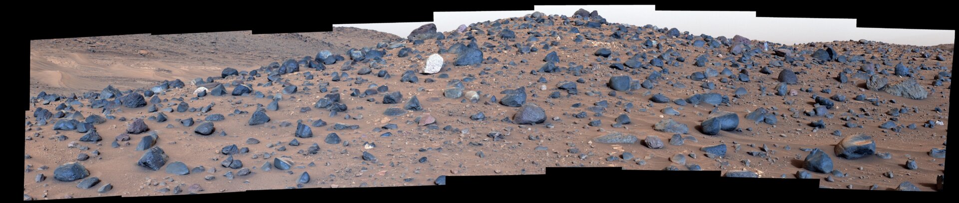 Una imagen de mosaico capturada por Perseverance el 27 de mayo que muestra un campo de rocas en Mount Washburn. 