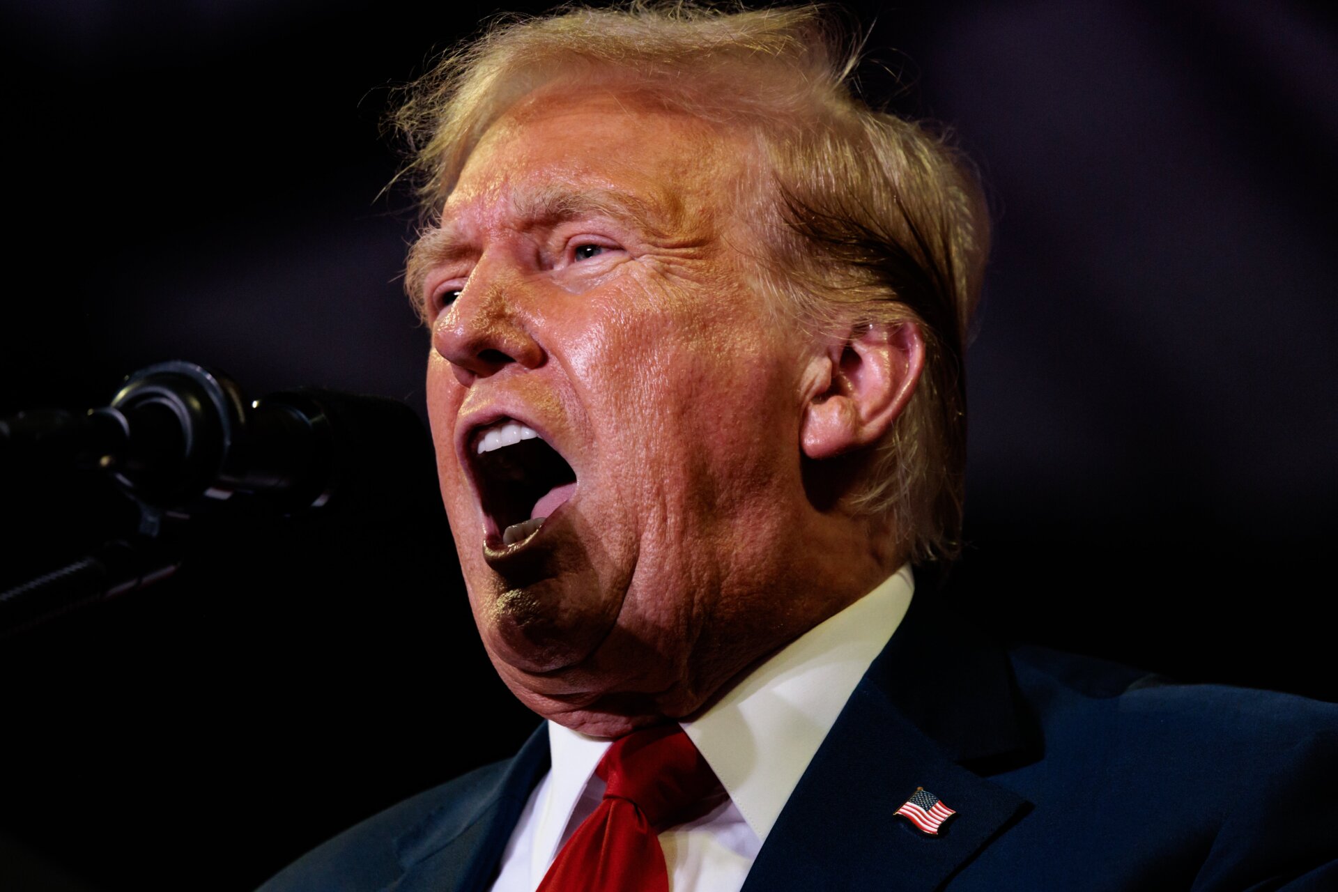 Donald Trump habla durante un evento de campaña en el Centro Liacouras de la Universidad Temple en Filadelfia, Pensilvania, el 22 de junio de 2024.