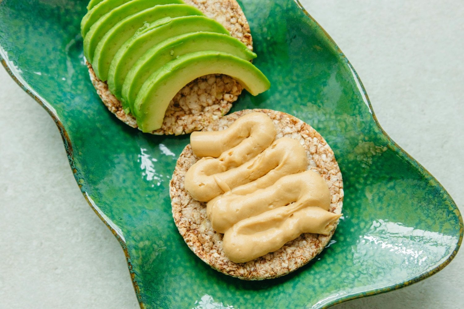 Desayuno Energetico Hummus Y Aguacate