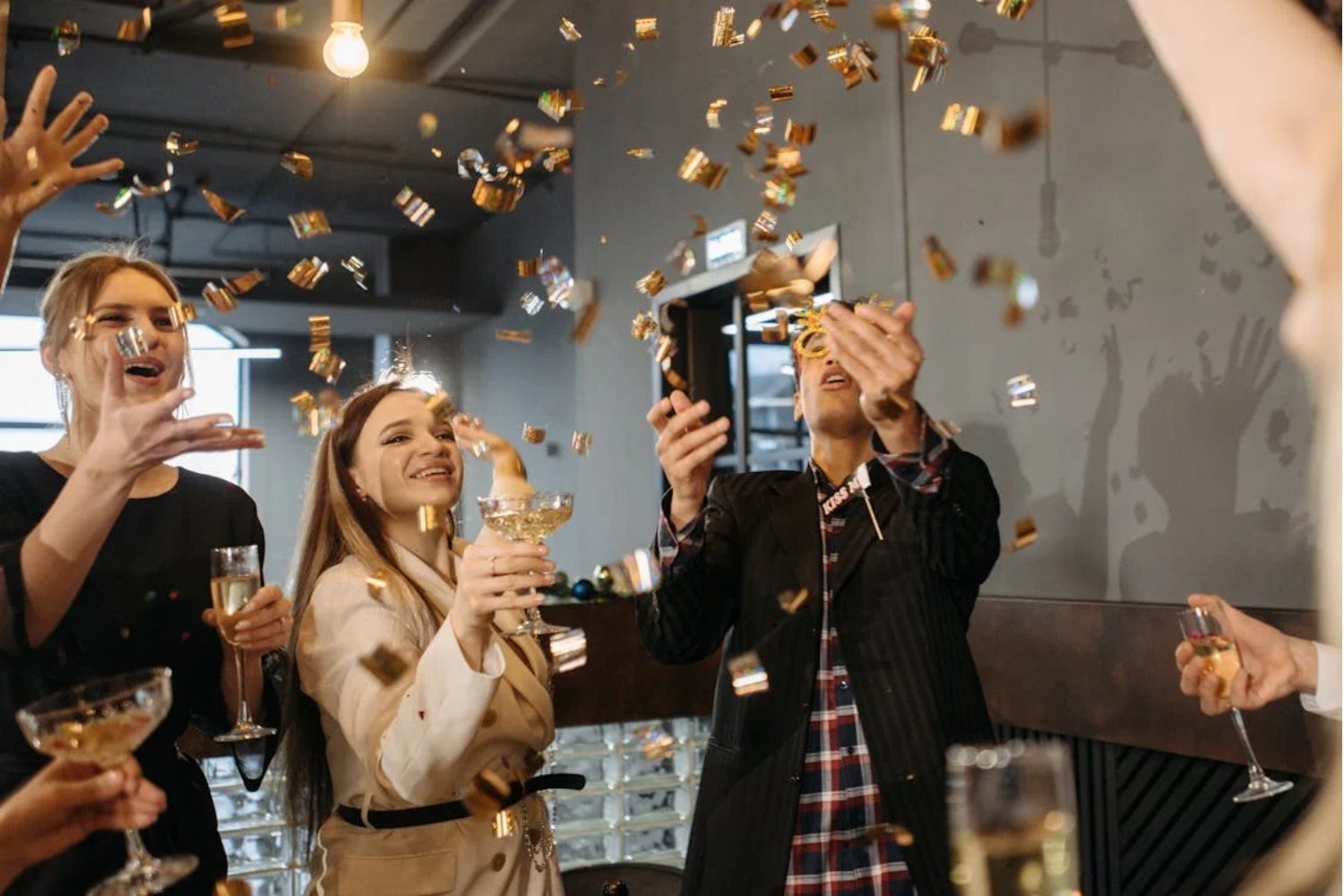 Lo que debes hacer al brindar este 31 de diciembre para atraer el éxito en 2025