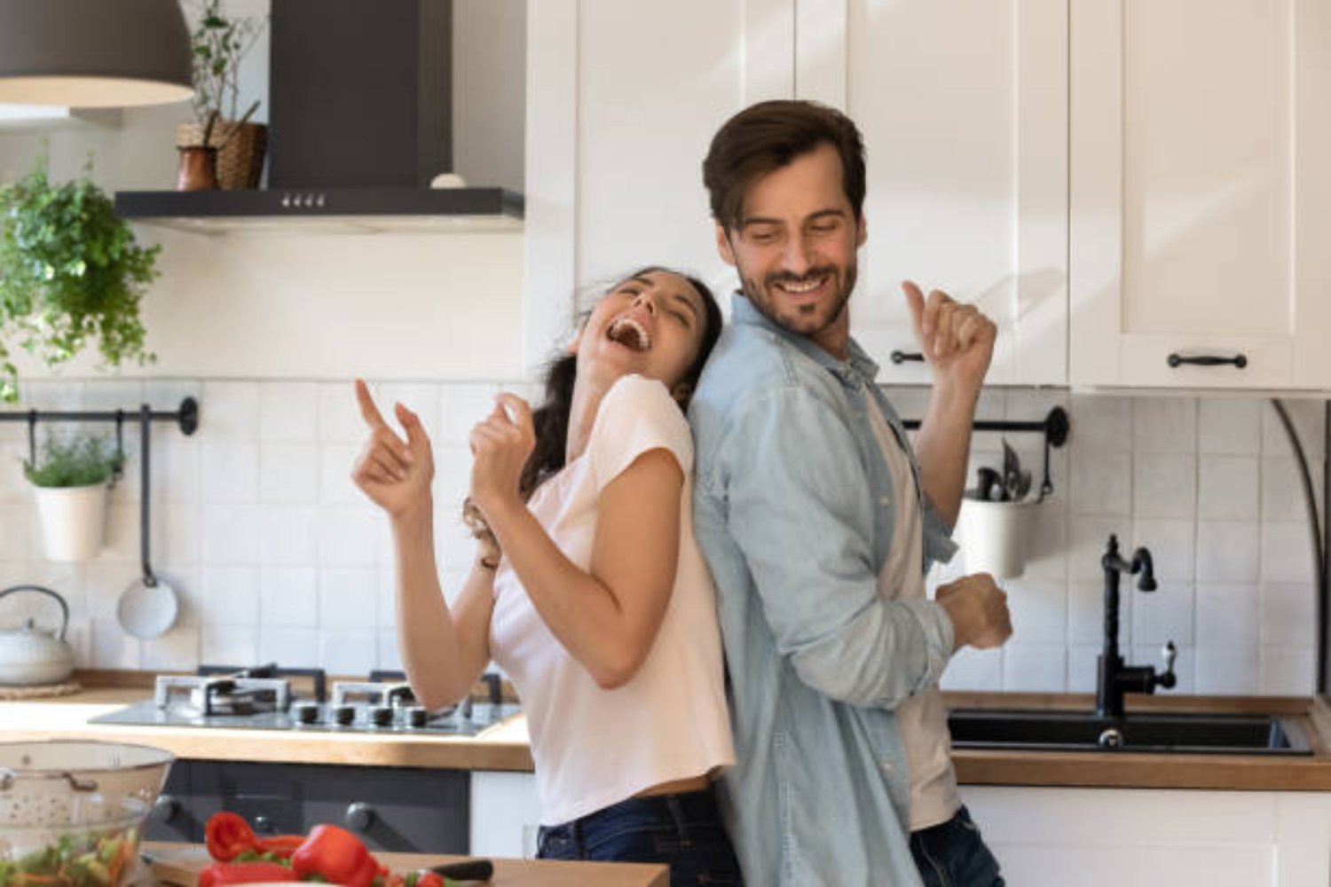 ¿Qué es el contradating? La tendencia que está revolucionando la forma de conocer personas