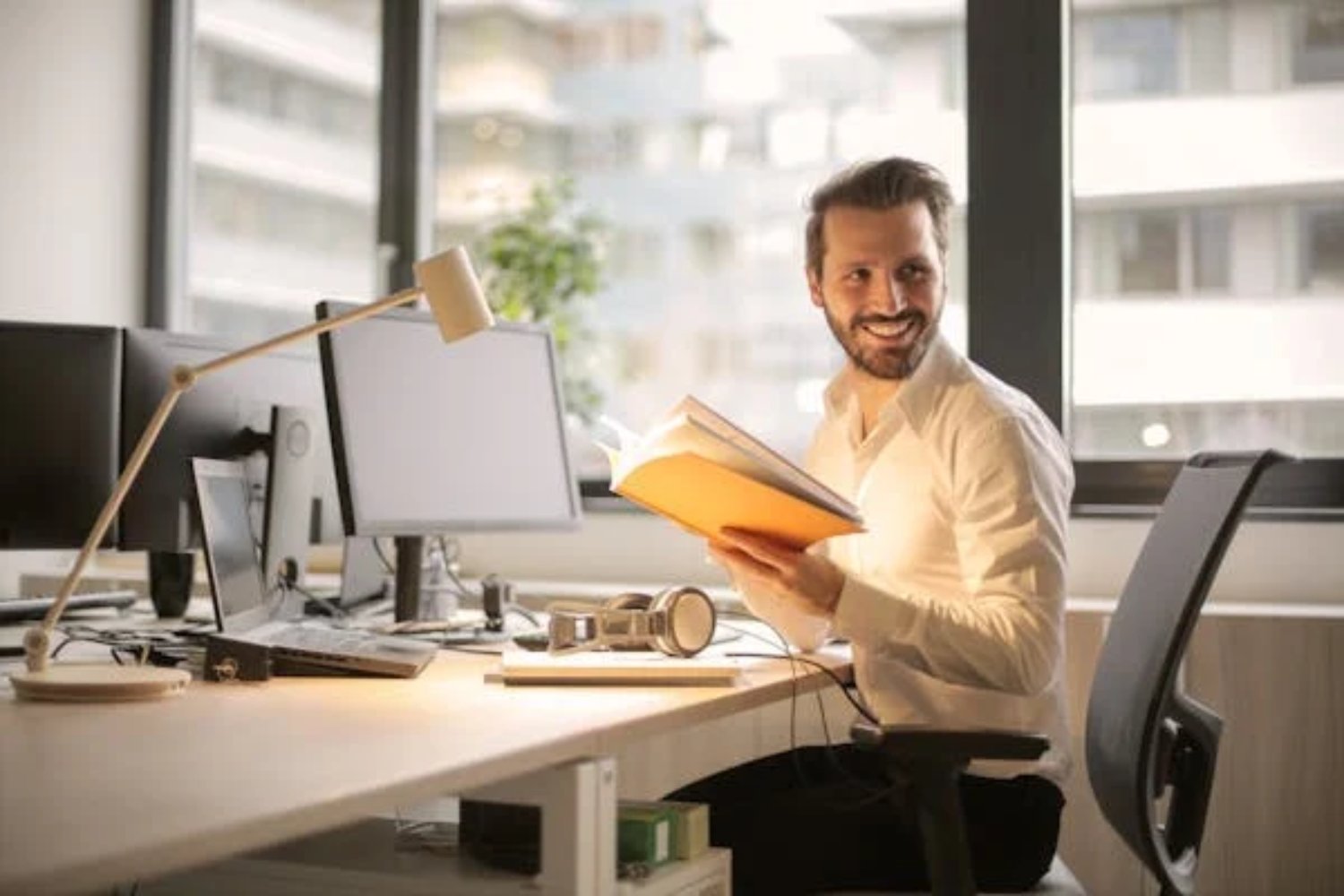 Jornada laboral de cuatro días: cómo mejora la salud y la productividad según un estudio global