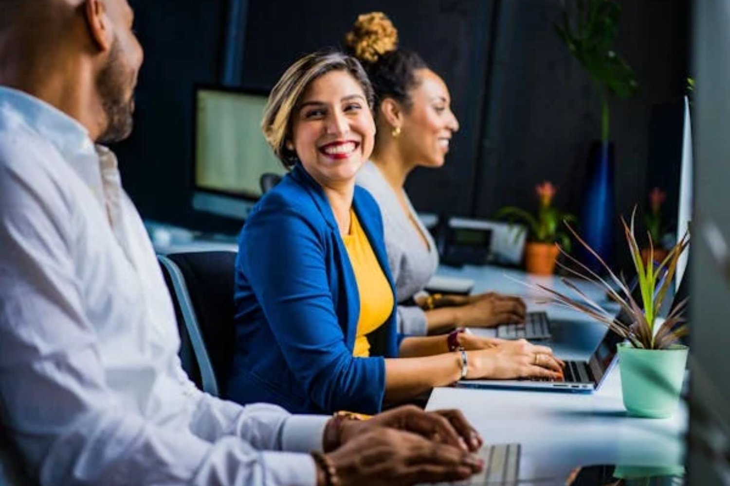 Jornada laboral de cuatro días: cómo mejora la salud y la productividad según un estudio global