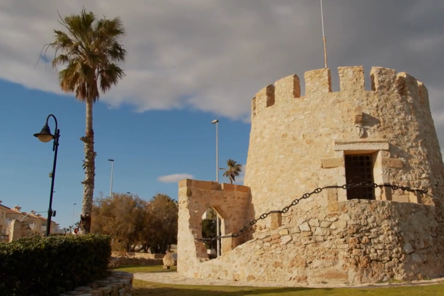 La Alcazaba de Badajoz, La muralla más extensa de Europa