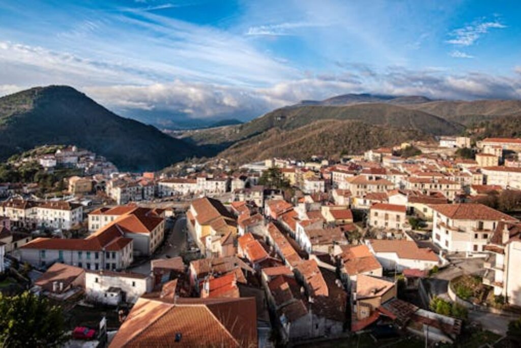 Pueblo de Italia ofrece trabajo y casa gratis