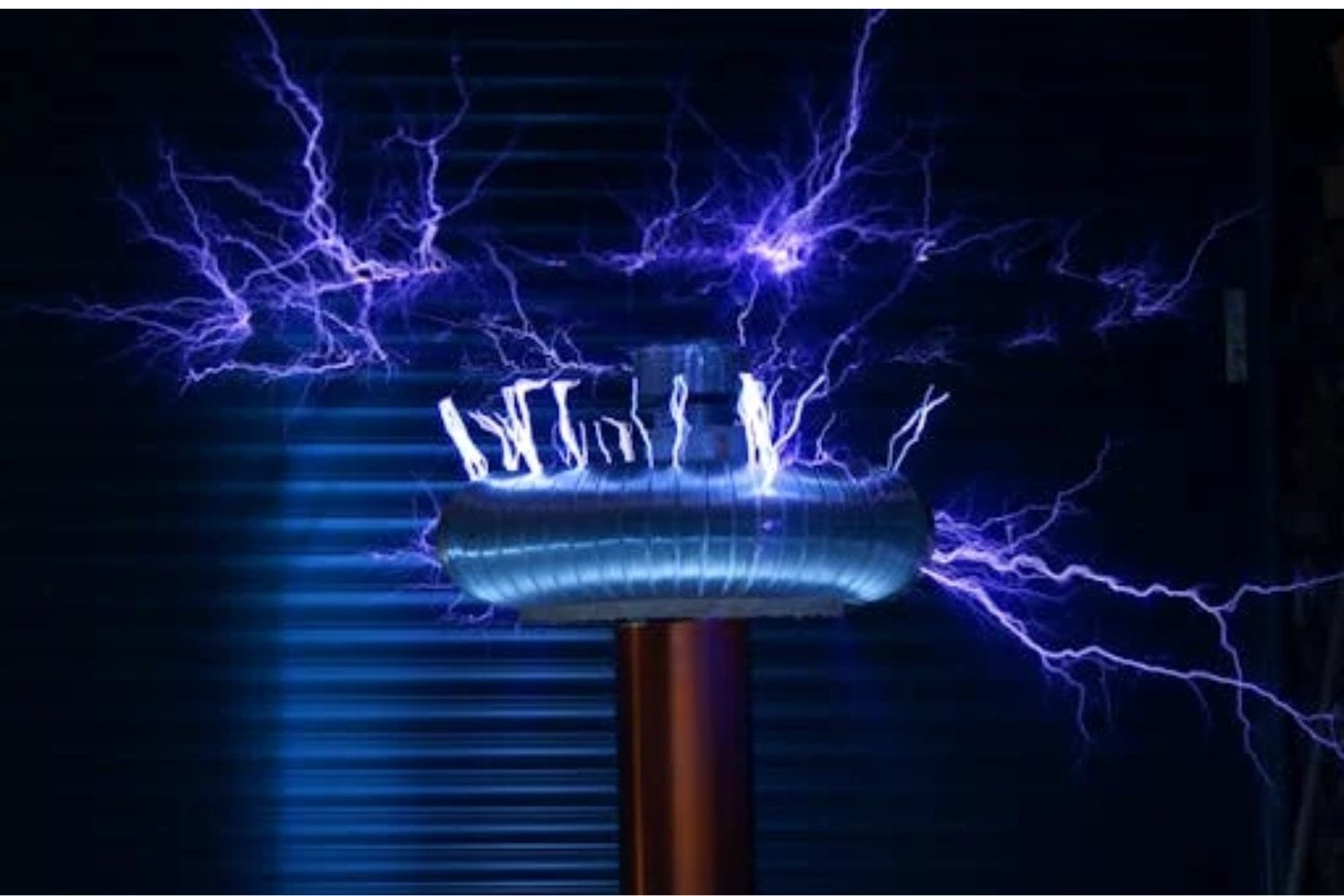 descarga eléctrica entre personas ciencia