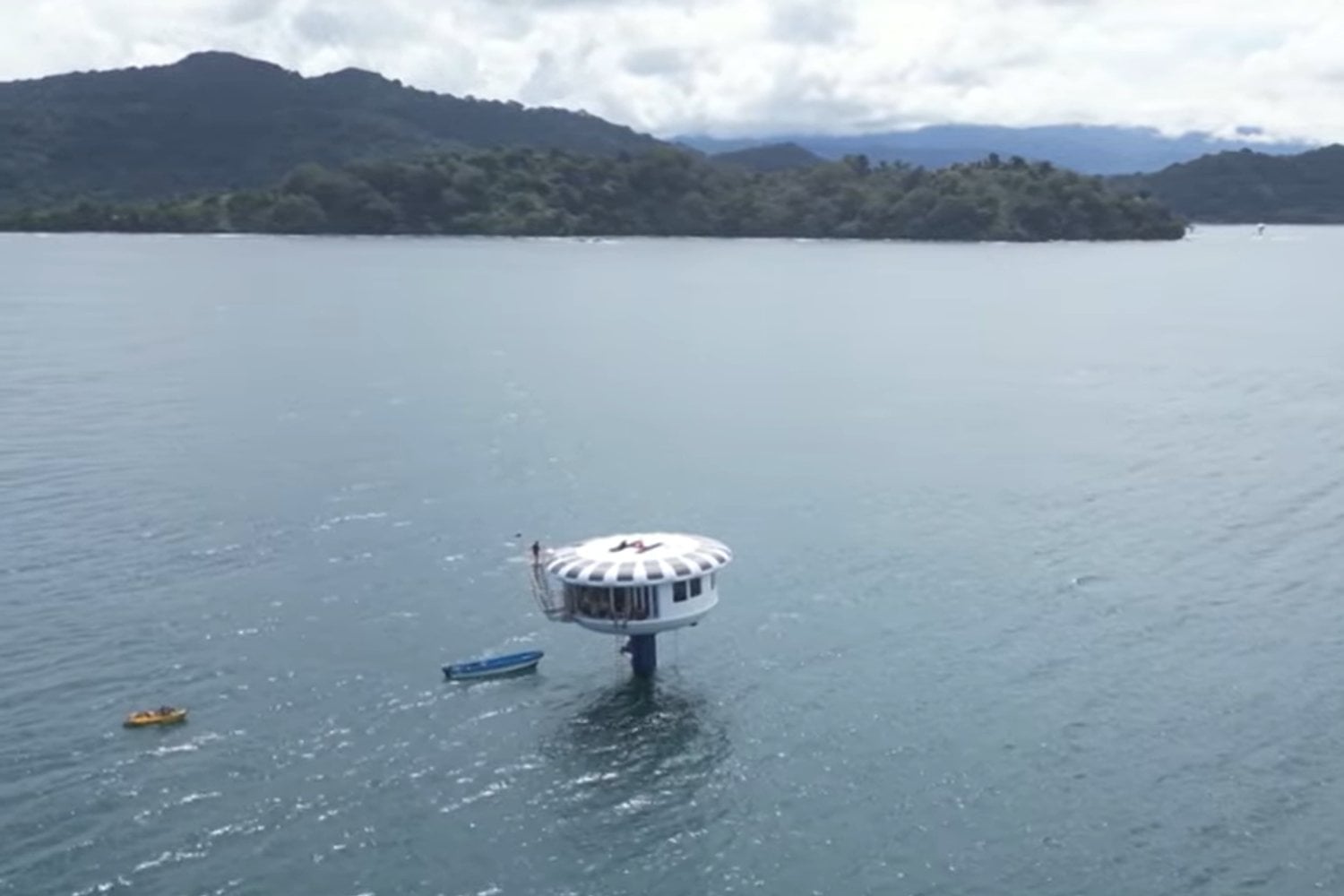 Ingeniero Alemán bajo agua Panamá