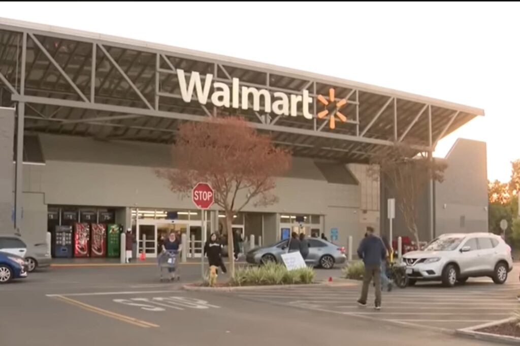 La inesperada fortuna que cambió la vida de una empleada de Walmart