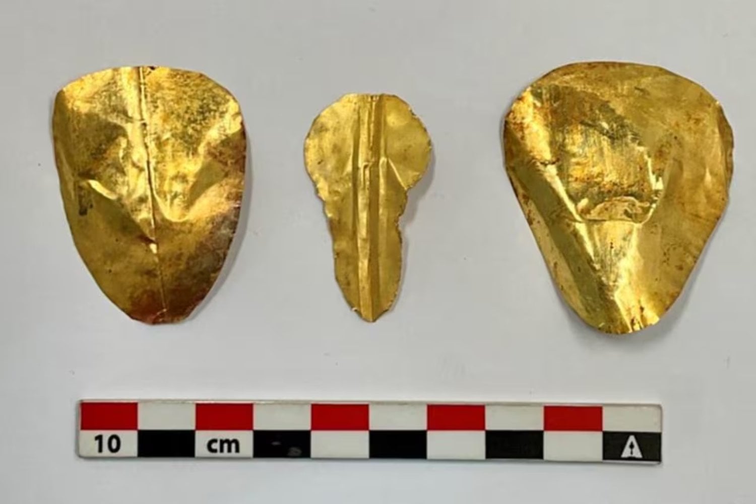 Descubren 52 momias en Egipto con un detalle sorprendente