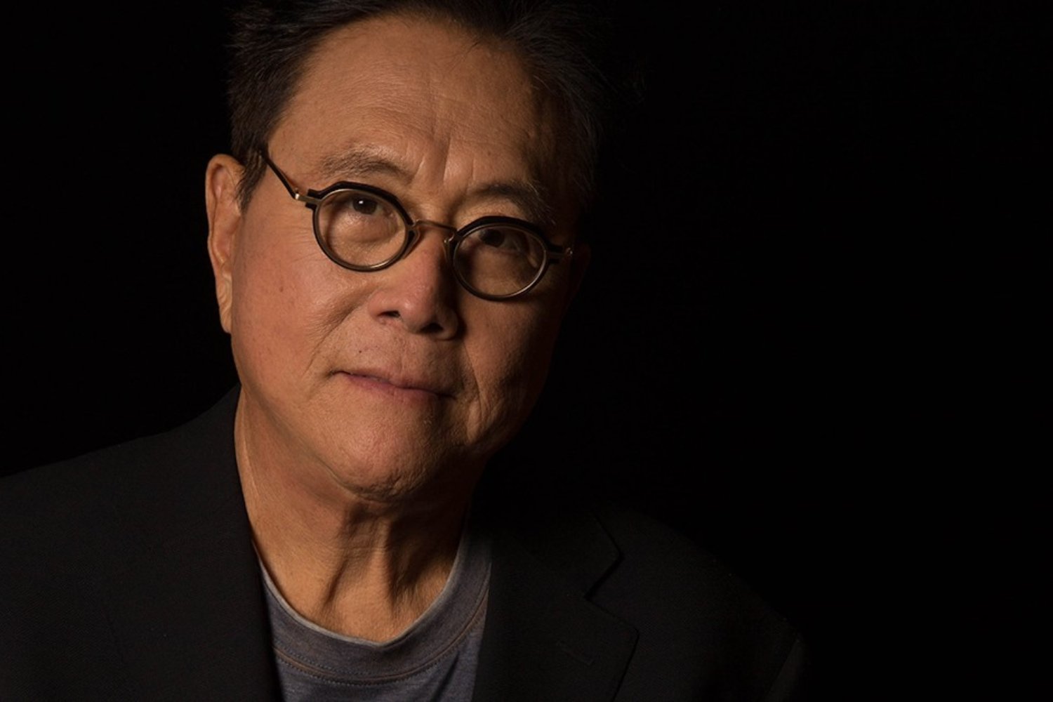 Economía Bitcoin criptomonedas Robert Kiyosaki