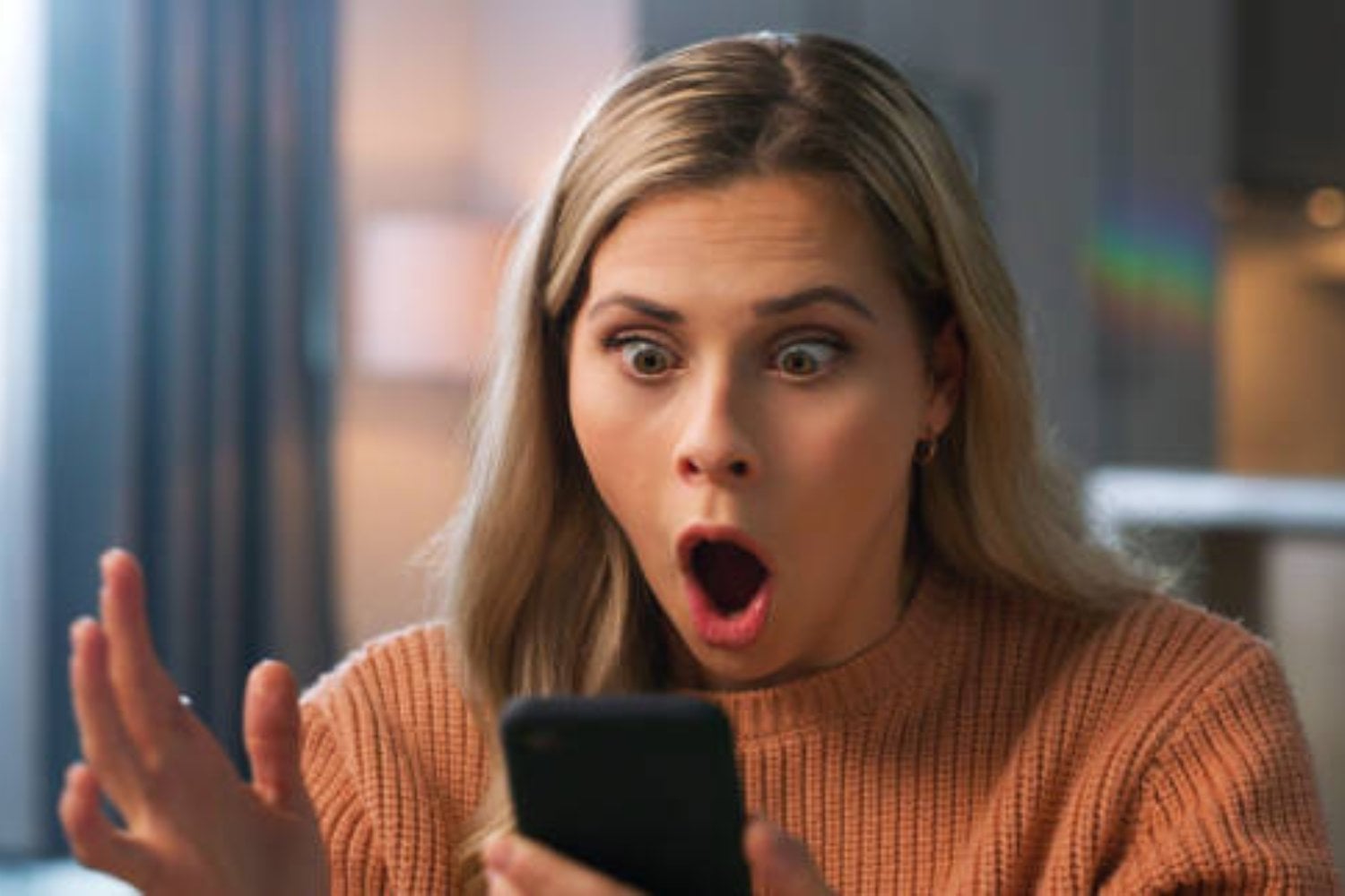 ¿Por qué tu ex sigue viendo tus estados? Esto dice la psicología