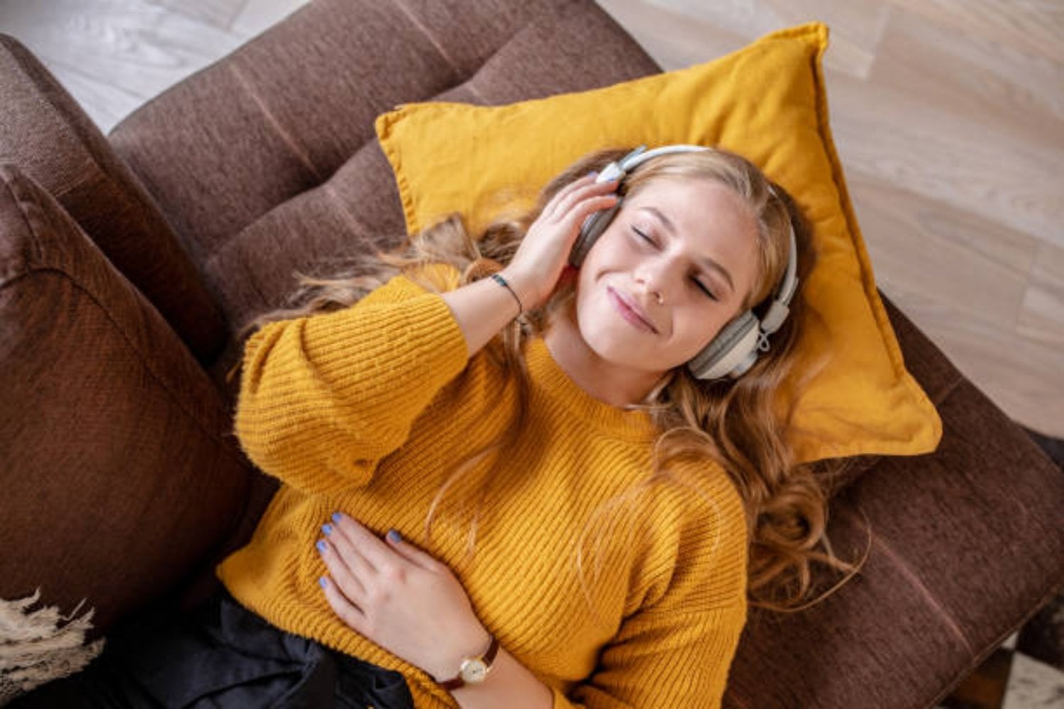 Cómo combatir el insomnio con canciones: descubre la lista ideal para dormir