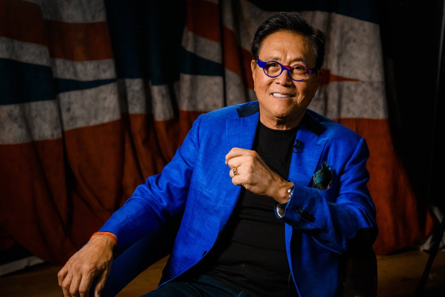 Robert Kiyosaki advierte sobre un colapso económico global: ¿cómo protegerse?