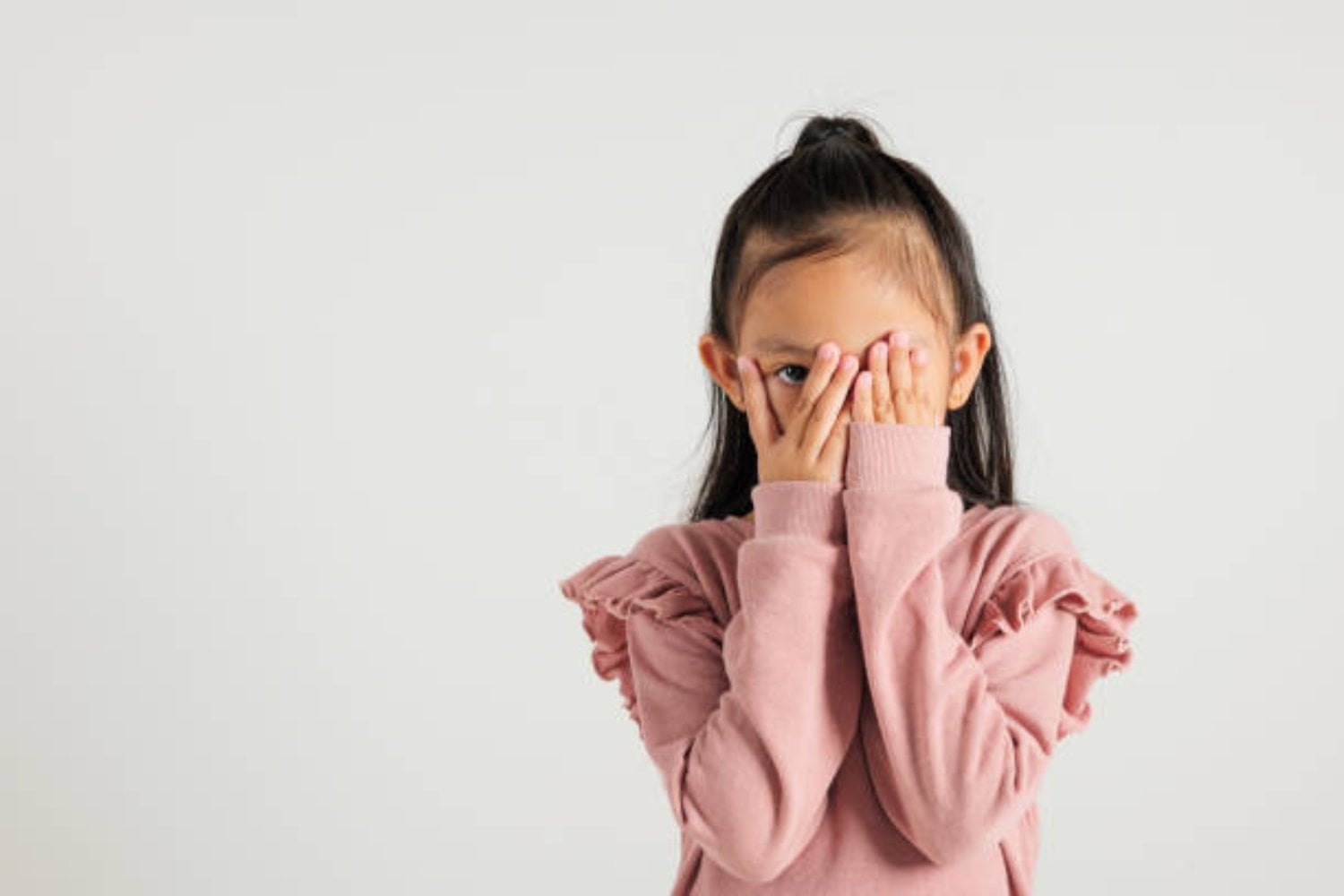 ¿Por qué evitar subir fotos de tus hijos a las redes sociales?