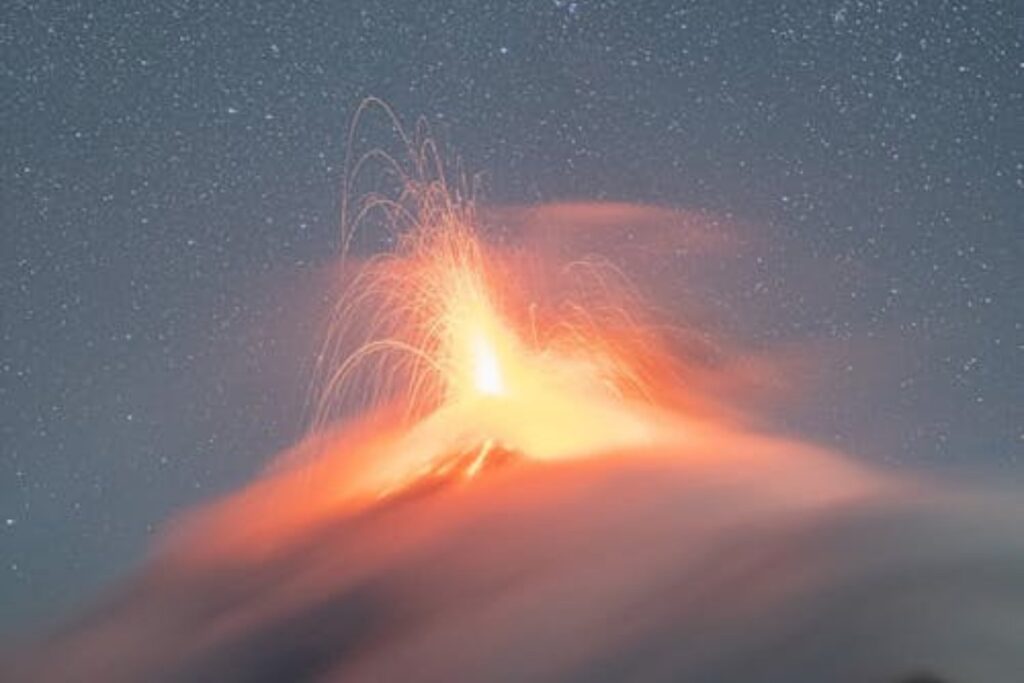 El volcán que escupe oro: Un fenómeno único en la Antártida