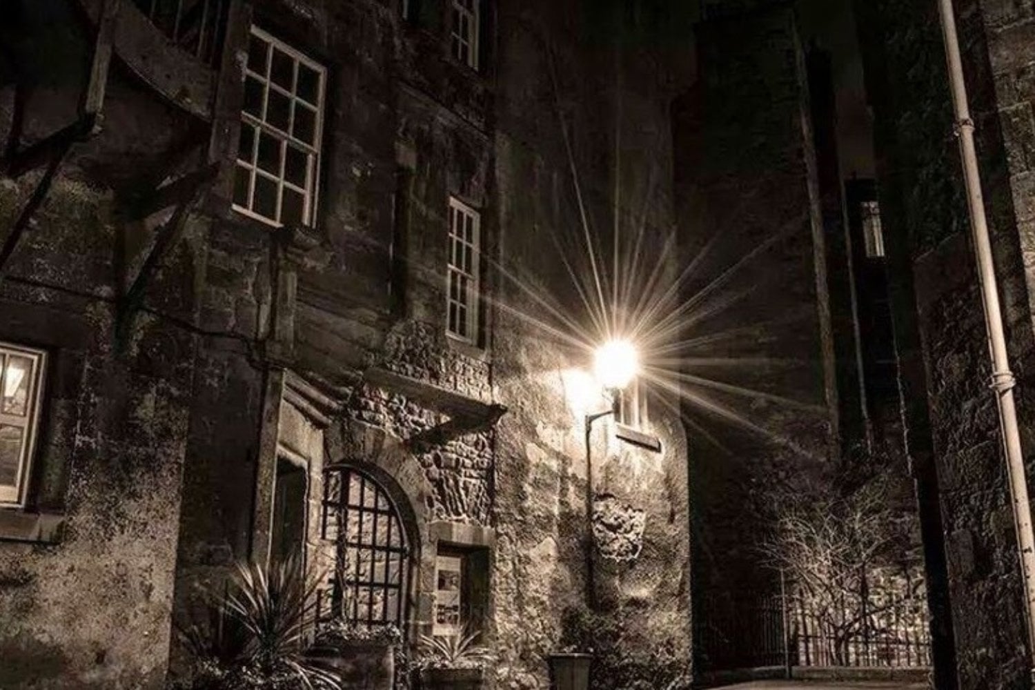 La calle olvidada de Edimburgo: un portal oculto al siglo XIX