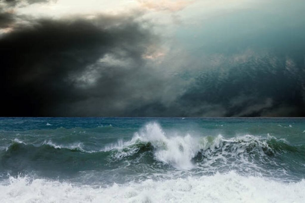 El invento que promete revolucionar la energía limpia: olas del mar convertidas en electricidad