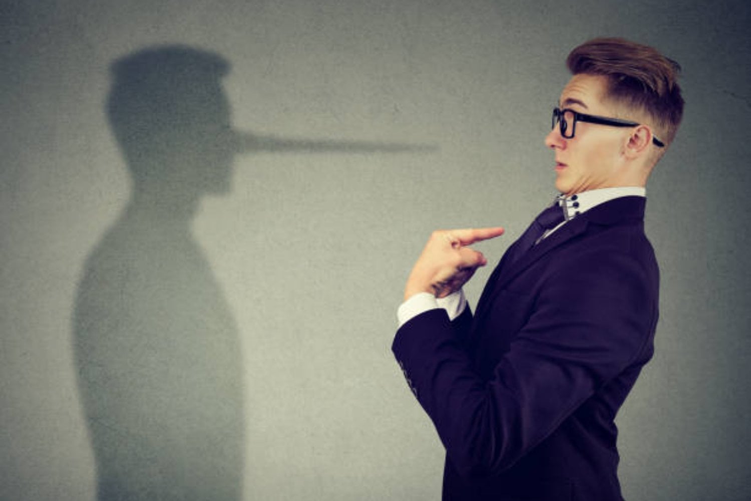 Las frases más comunes de las personas tramposas, según la inteligencia artificial