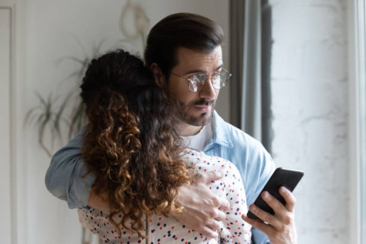 Las frases más comunes de las personas tramposas, según la inteligencia artificial