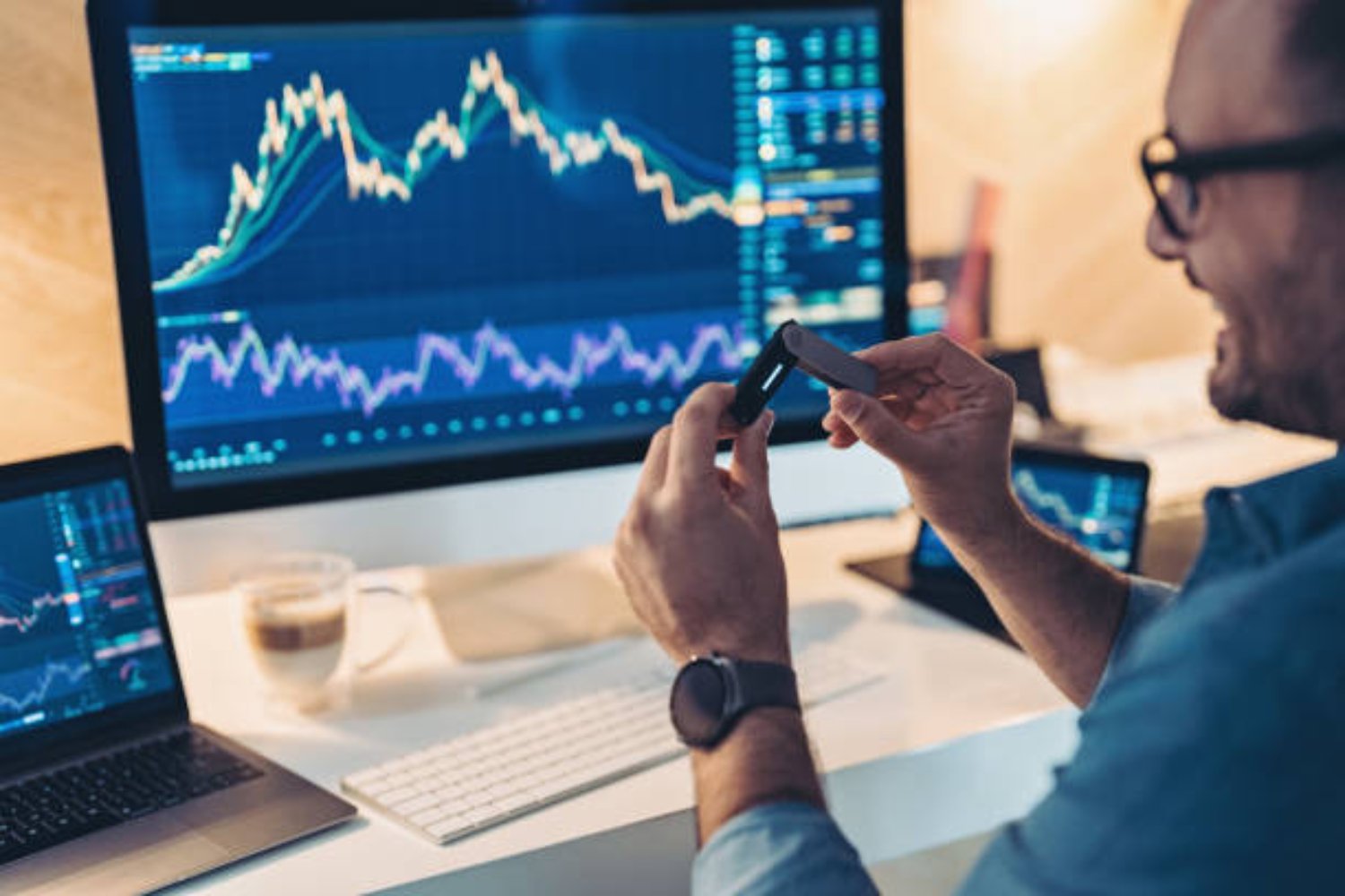 Un año de los ETFs de bitcoin y ethereum: el impacto en el mercado cripto